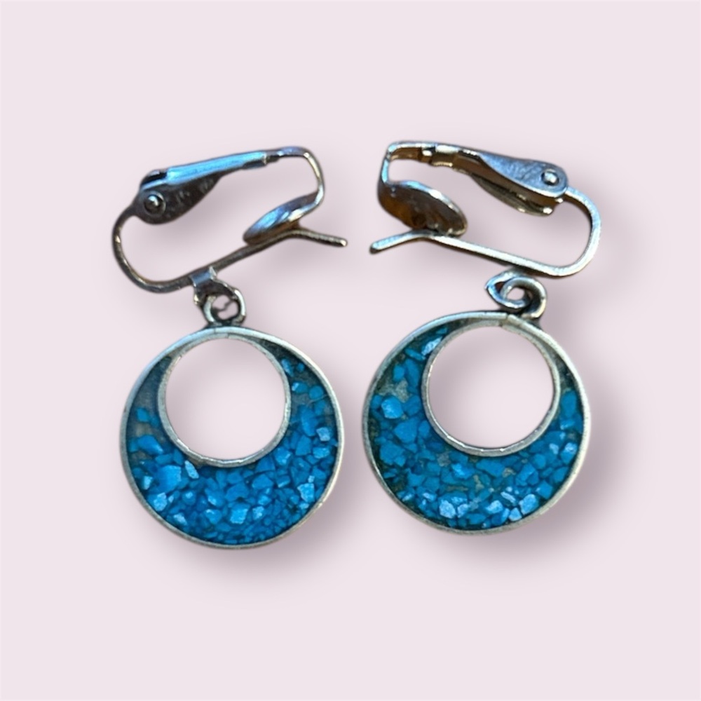 VINTAGE- metal and blue clip on earrings